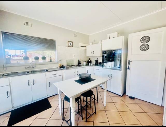 3 BEDROOM HOUSE FOR SALE IN VANDERBIJLPARK CW 5